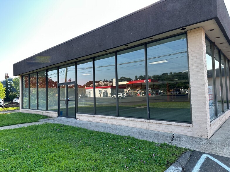 2369 Dixwell Ave, Hamden, CT à louer - Photo du bâtiment - Image 2 de 8