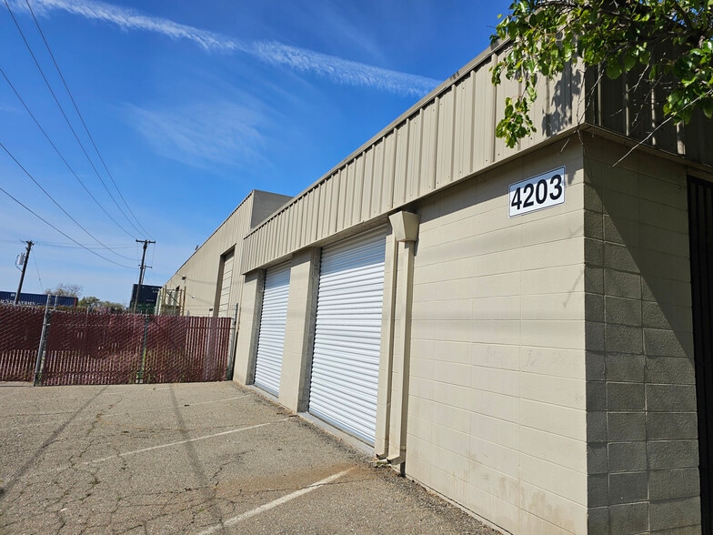 4203 Coronado Ave, Stockton, CA for lease - Building Photo - Image 3 of 9