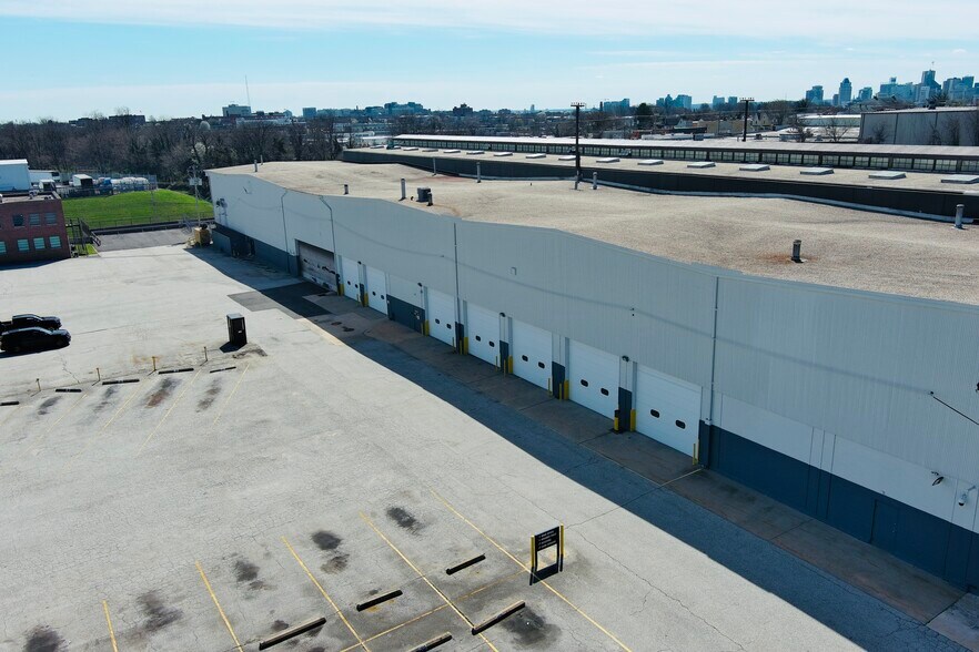 2700 Loch Raven Rd, Baltimore, MD à louer - Photo du bâtiment - Image 2 de 18