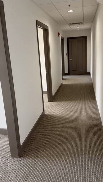 3014 W Palmira Ave, Tampa, FL à louer - Vidéo sur l’inscription commerciale - Image 2 de 7