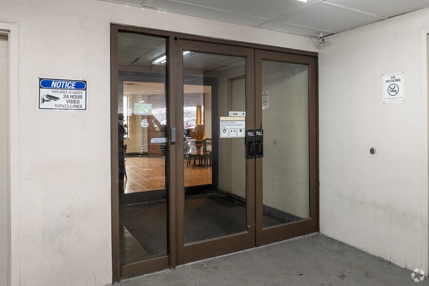 1 Harmon Meadow Blvd, Secaucus, NJ for lease - Building Photo - Image 3 of 6