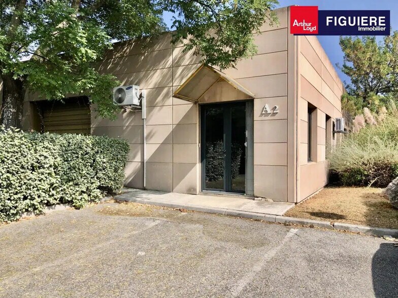 5 Voie D'Angleterre, Vitrolles à louer - Photo du bâtiment - Image 2 de 2