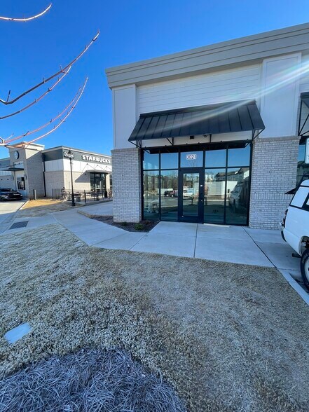 3021 Stelfox St, Charlotte, NC à louer - Photo du bâtiment - Image 3 de 7