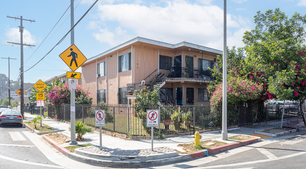 203 S St Louis St, Los Angeles, CA for sale - Building Photo - Image 2 of 11