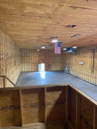 Plus de détails pour 481 Crescent Ave, Highland, NY - Industriel à louer