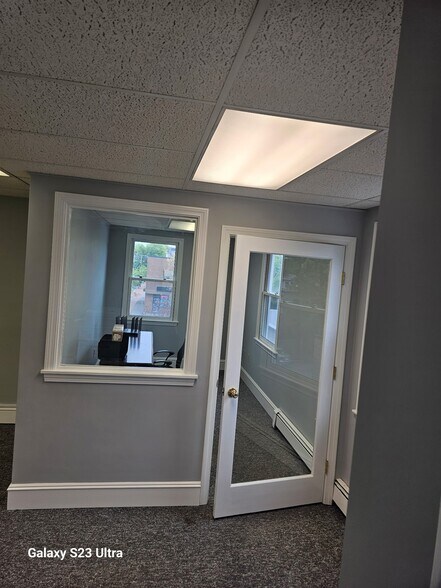 2294 Massachusetts Ave, Cambridge, MA à louer - Photo du bâtiment - Image 3 de 13