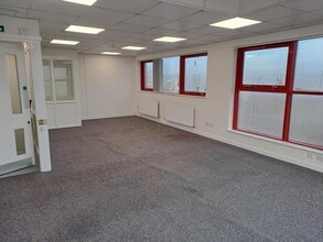 Amor Way, Letchworth Garden City for lease Interior Photo- Image 2 of 2