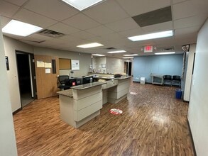 28511 Orchard Lake Rd, Farmington Hills, MI for lease Interior Photo- Image 1 of 9