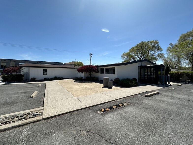 1200 Mountain St, Carson City, NV for lease - Building Photo - Image 2 of 11