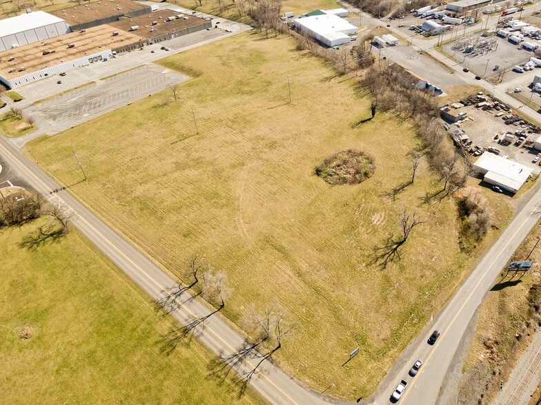 135 Brooke Rd, Winchester, VA for lease - Building Photo - Image 3 of 6