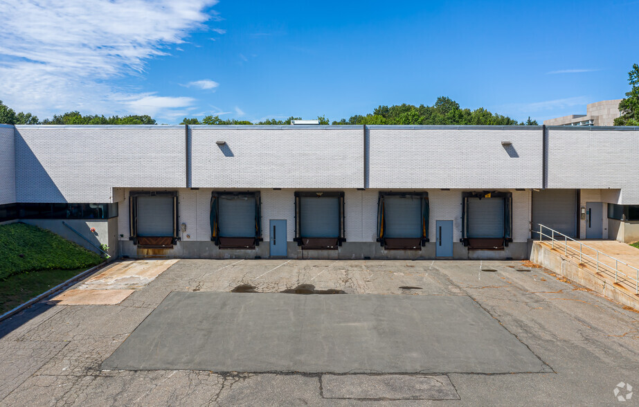 1300 Hall Blvd, Bloomfield, CT for sale - Building Photo - Image 3 of 13