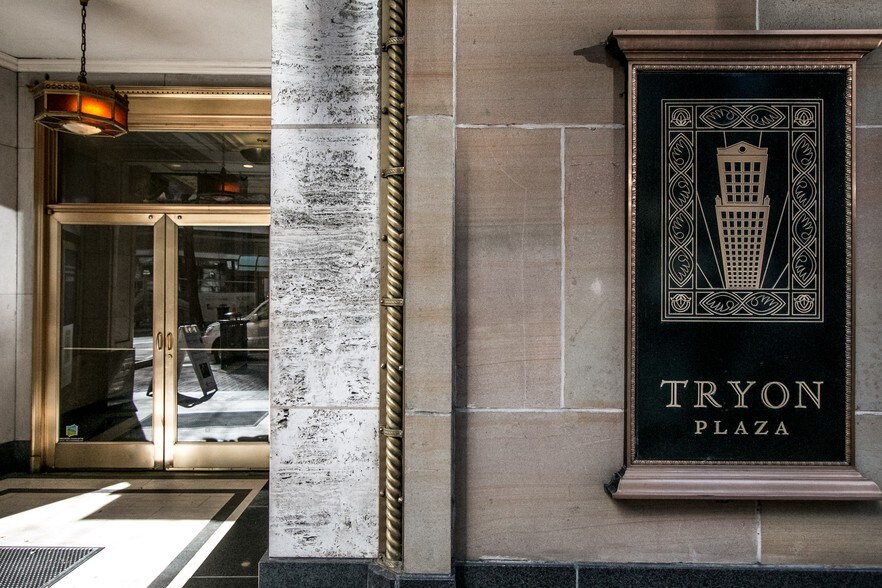 112 S Tryon St, Charlotte, NC à vendre - Hall d’entrée - Image 2 de 18