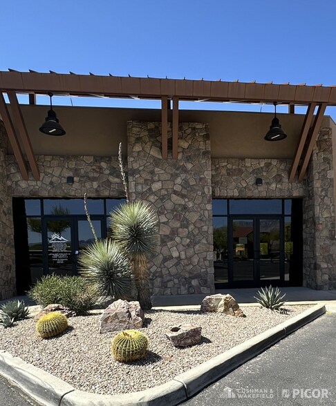 3925 E Fort Lowell Rd, Tucson, AZ à vendre - Photo du bâtiment - Image 3 de 3