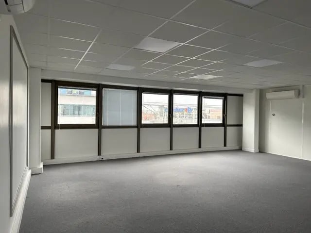 Bureau dans Ivry-Sur-Seine à louer - Photo intérieure - Image 2 de 5