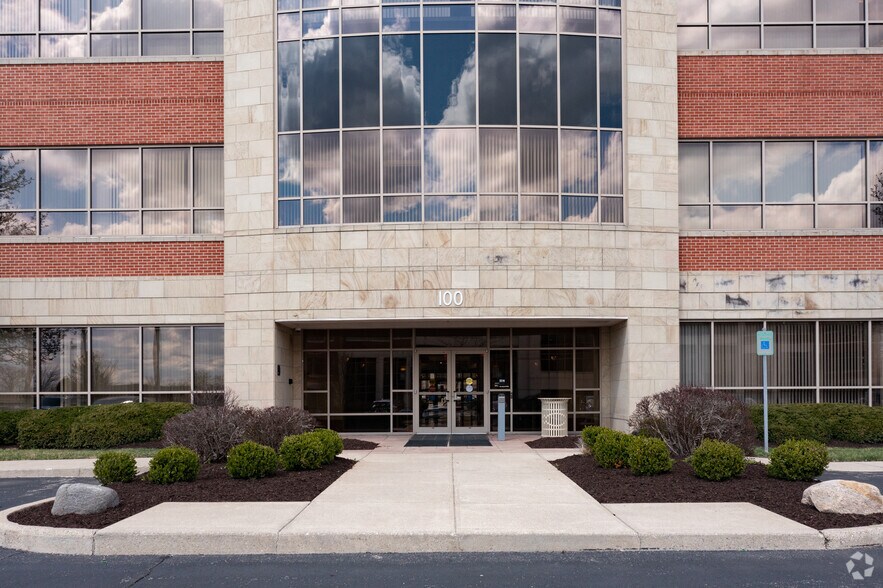 100 E Business Way, Sharonville, OH à louer - Photo du bâtiment - Image 3 de 11