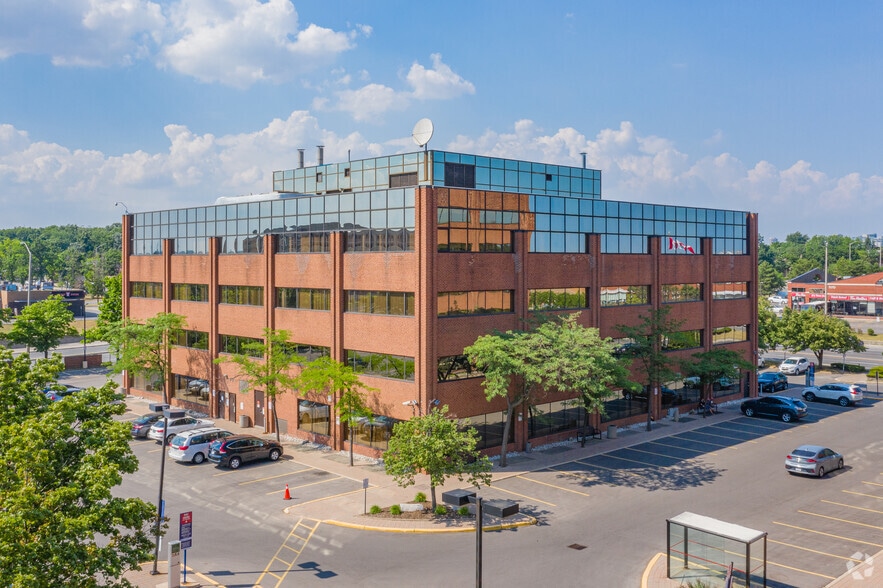 1300 Central Pky, Mississauga, ON for lease - Building Photo - Image 3 of 8