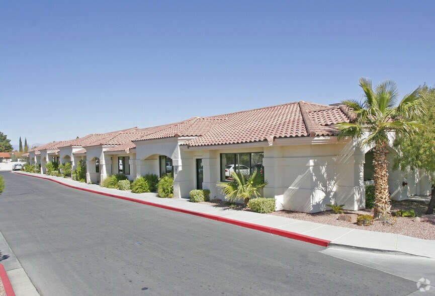6950 Via Olivero Ave, Las Vegas, NV à louer - Photo du bâtiment - Image 2 de 28
