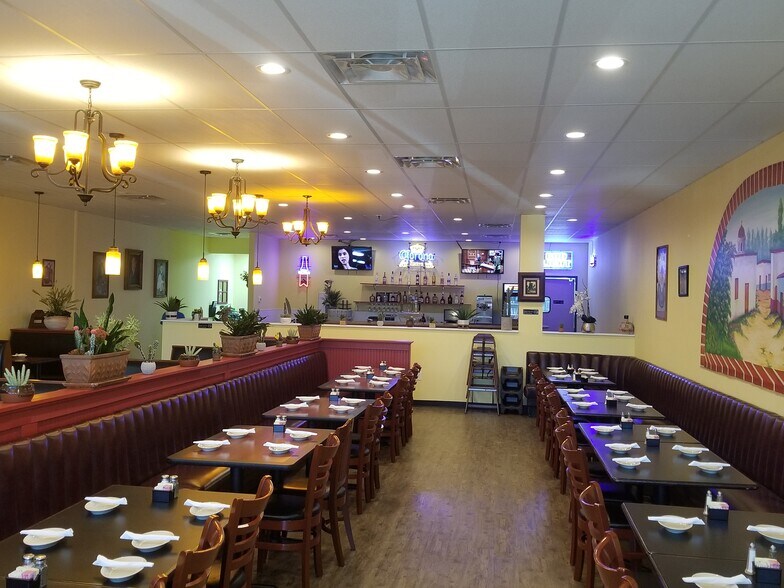 1701 W Randol Mill Rd, Arlington, TX à louer - Photo intérieure - Image 3 de 17