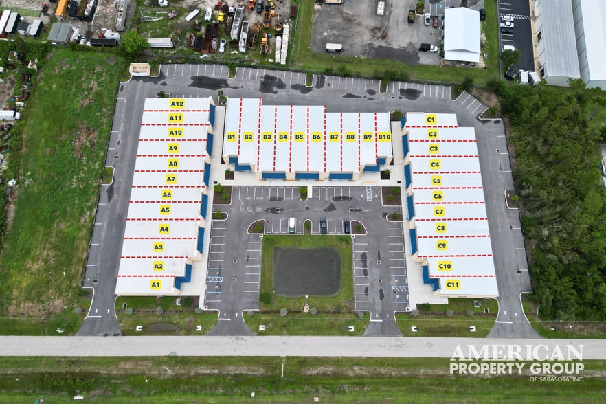 7205 Gasparilla Rd, Port Charlotte, FL à louer - Photo du bâtiment - Image 2 de 11