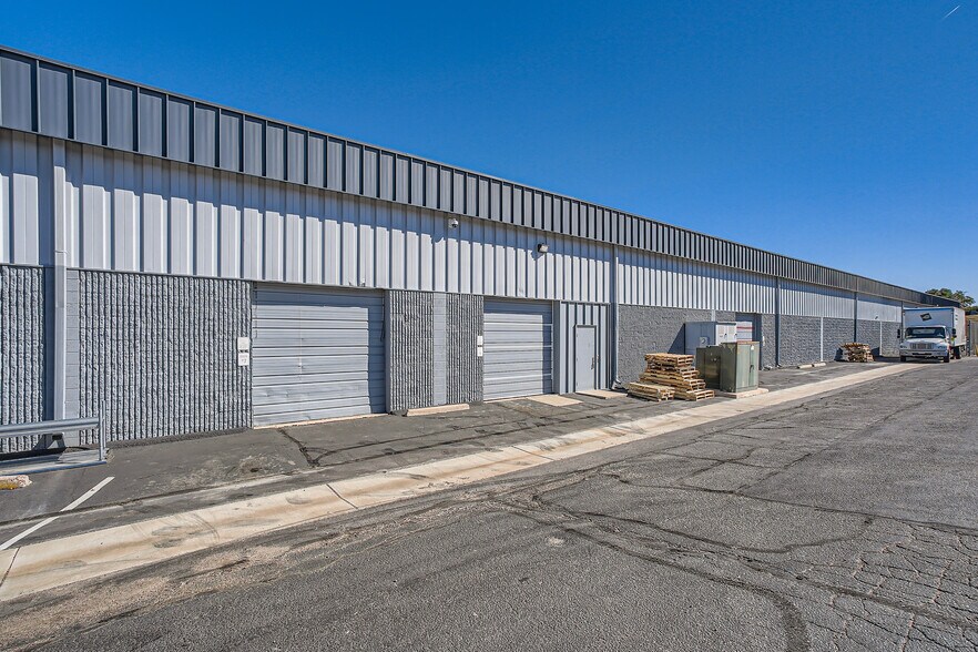 224 Commerce St, Broomfield, CO à louer - Photo du bâtiment - Image 2 de 6