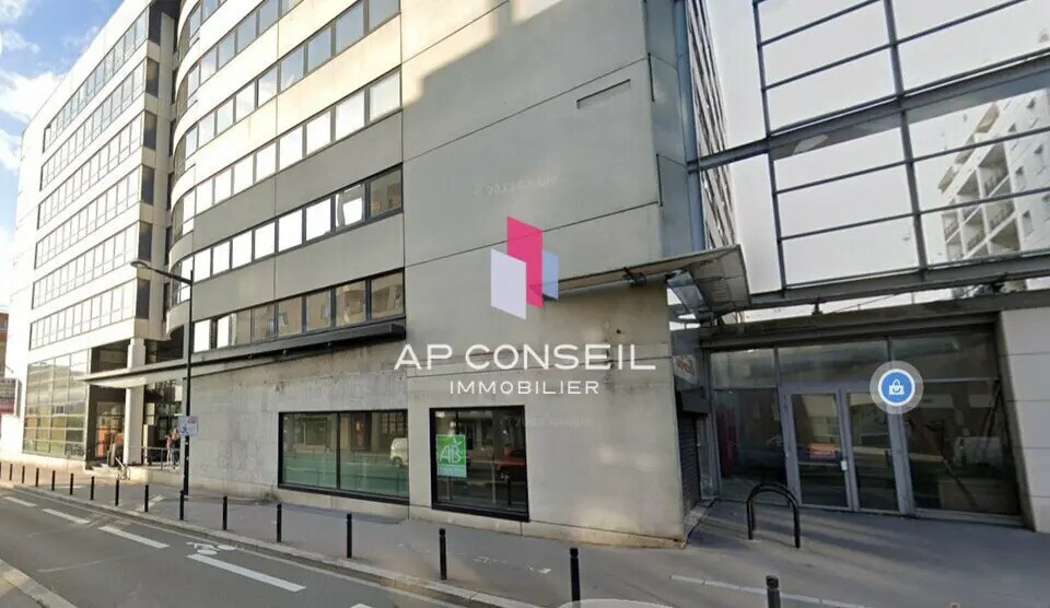 Commerce de détail dans Montigny-le-Bretonneux à louer Photo du bâtiment- Image 1 de 12