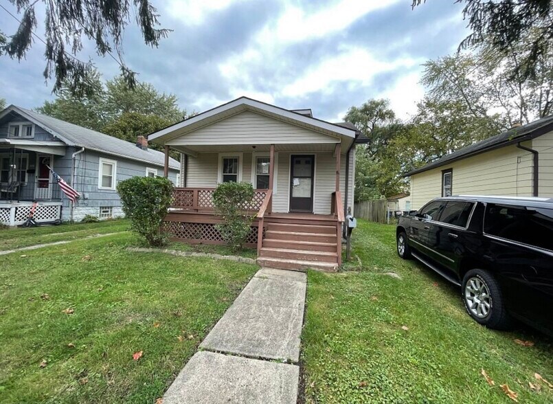 723 Virginia Ave, Akron, OH à vendre - Photo principale - Image 1 de 1