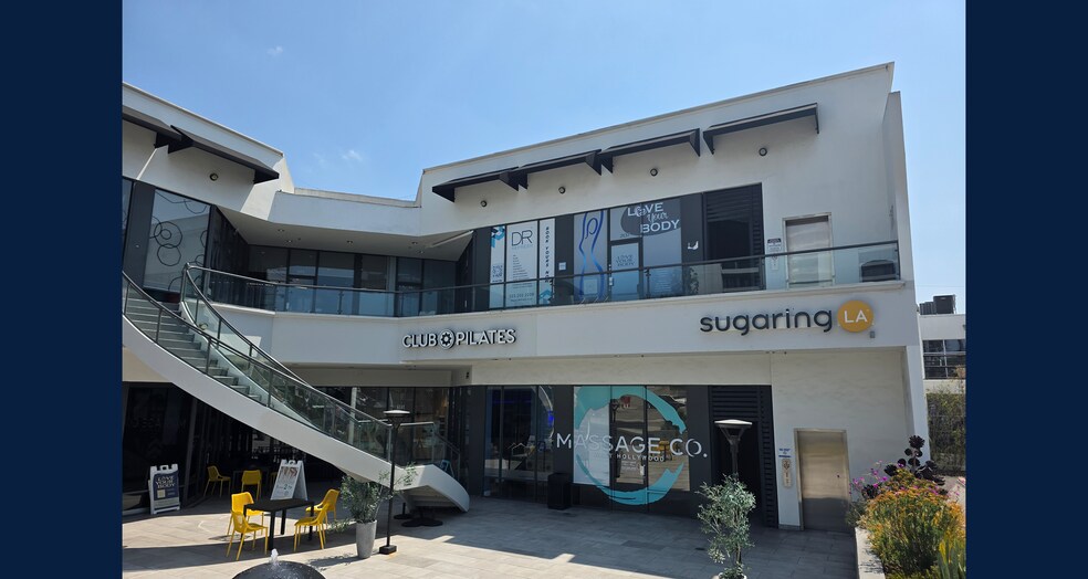 1106 N La Cienega Blvd, West Hollywood, CA à louer - Photo du bâtiment - Image 3 de 4