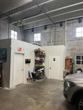 13850 SW 143rd Ct, Miami, FL for lease Interior Photo- Image 2 of 3