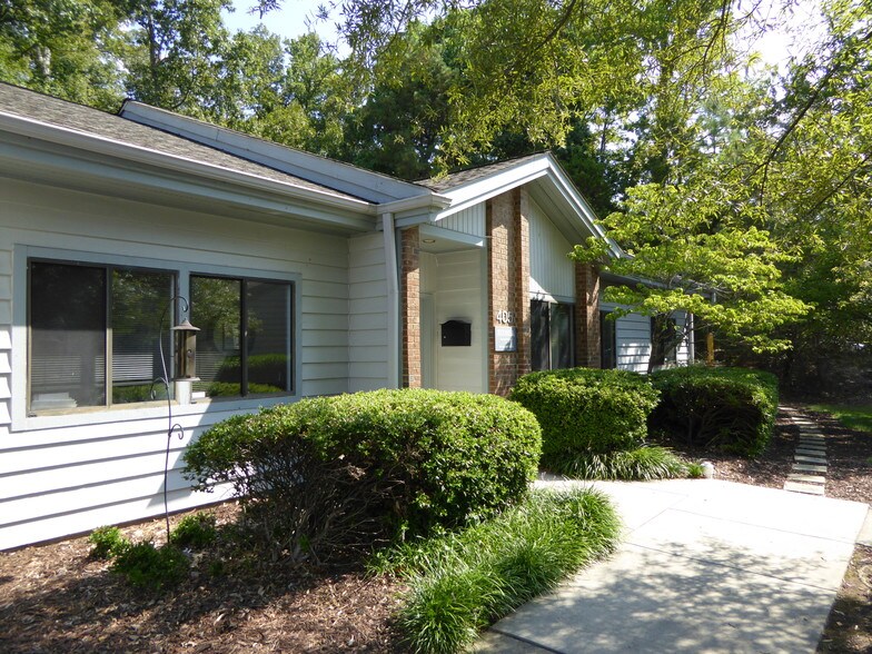 3200 Croasdaile Dr, Durham, NC à louer - Photo du bâtiment - Image 3 de 16