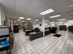 2840 Mokumoa St, Honolulu, HI for lease Interior Photo- Image 2 of 12