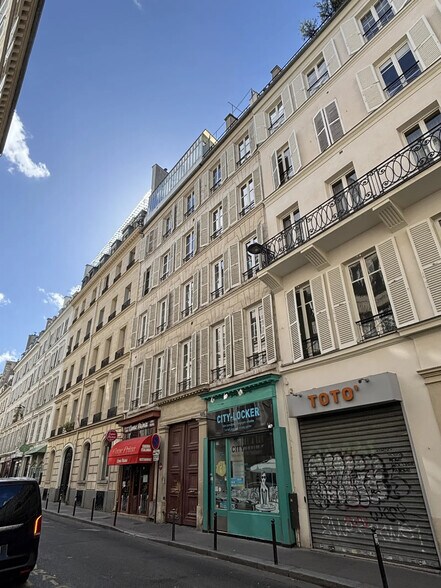 33 Rue Godot De Mauroy, Paris for lease - Building Photo - Image 2 of 11