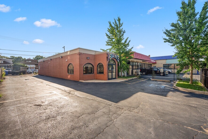 6021 S Kedzie Ave, Chicago, IL à vendre - Photo du bâtiment - Image 3 de 24