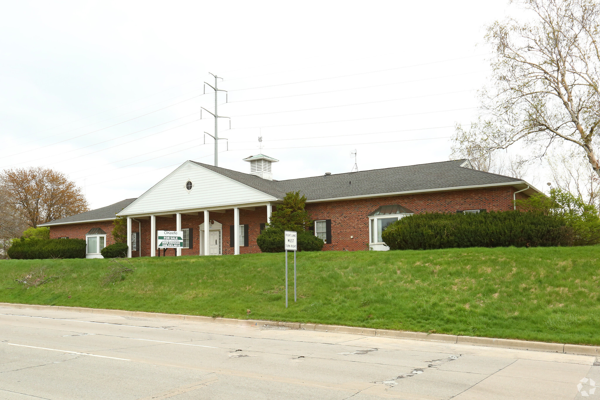 30555 Michigan Ave, Westland, MI à vendre Photo principale- Image 1 de 1