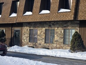 304 Federal Rd, Brookfield, CT à louer Photo du bâtiment- Image 1 de 13