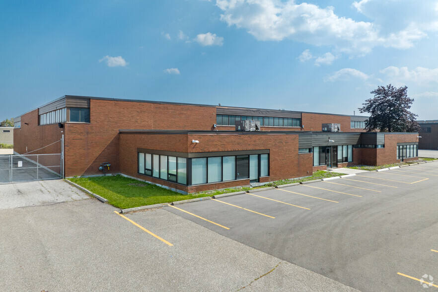 1610 Sismet Rd, Mississauga, ON for sale - Primary Photo - Image 1 of 1