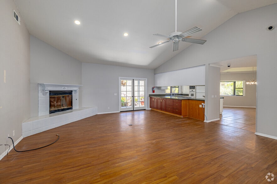 12738 Monte Vista Rd, Poway, CA à vendre - Photo intérieure - Image 3 de 21