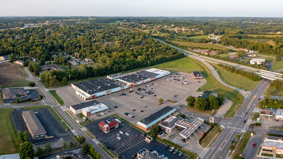 726 E Main St, Lebanon, OH for lease - Building Photo - Image 2 of 10