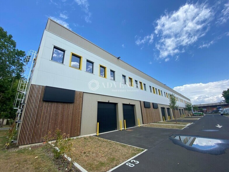 Flex dans Fresnes à louer - Photo du bâtiment - Image 1 de 11