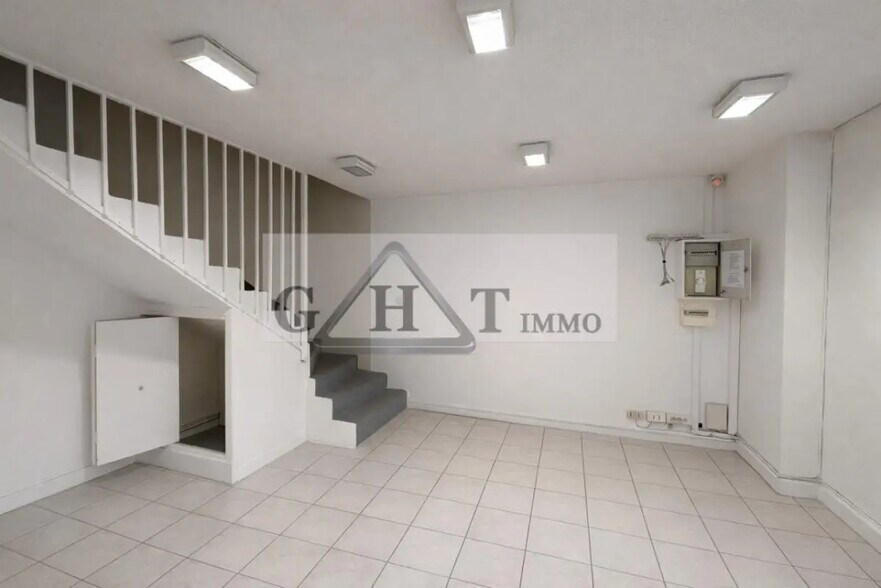 Retail in Saint-Maur-des-Fossés for lease - Interior Photo - Image 1 of 7