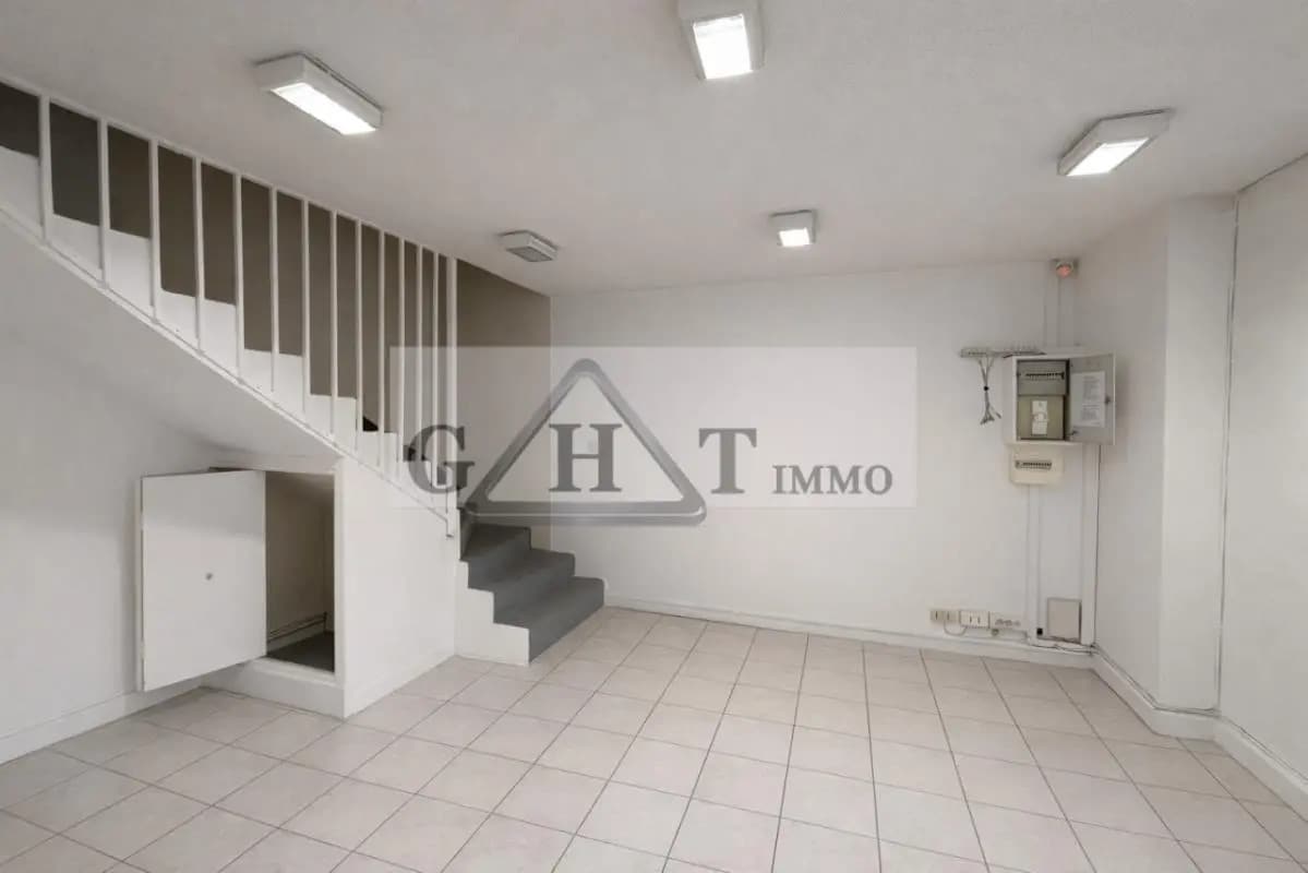 Commerce de détail dans Saint-Maur-des-Fossés à louer Photo intérieure- Image 1 de 8