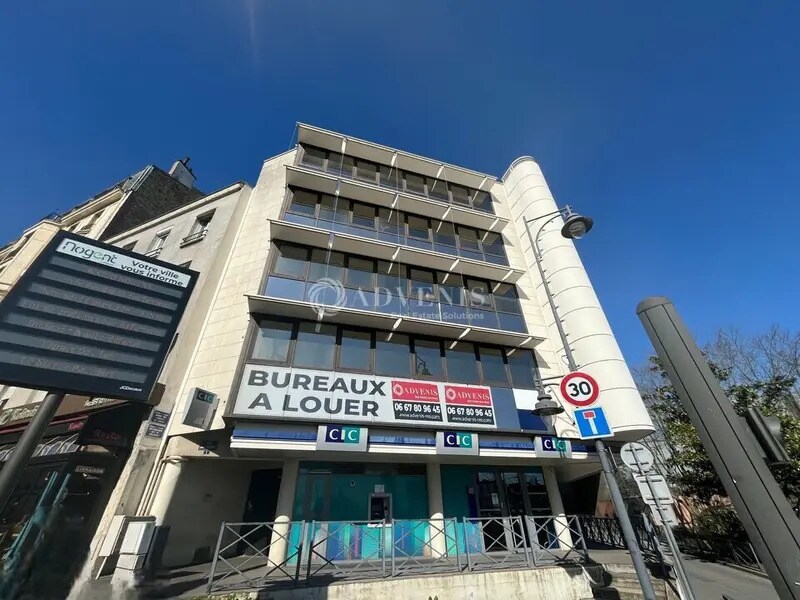 Office in Nogent-sur-Marne for lease Building Photo- Image 1 of 12