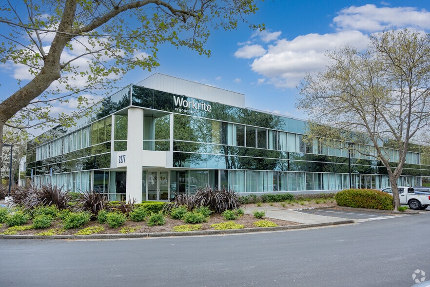 2277 Pine View Way, Petaluma, CA for lease - Building Photo - Image 1 of 8