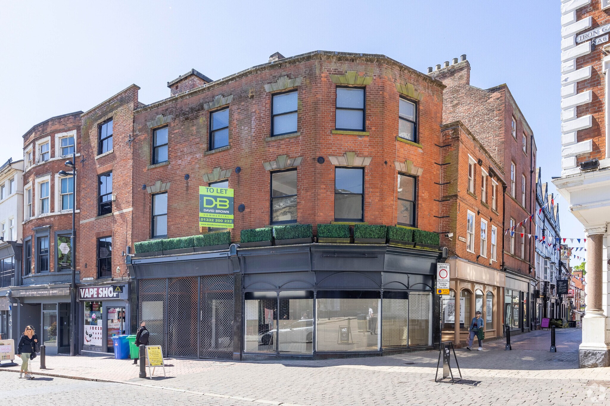 13 Market Pl, Derby à louer Photo principale- Image 1 de 3