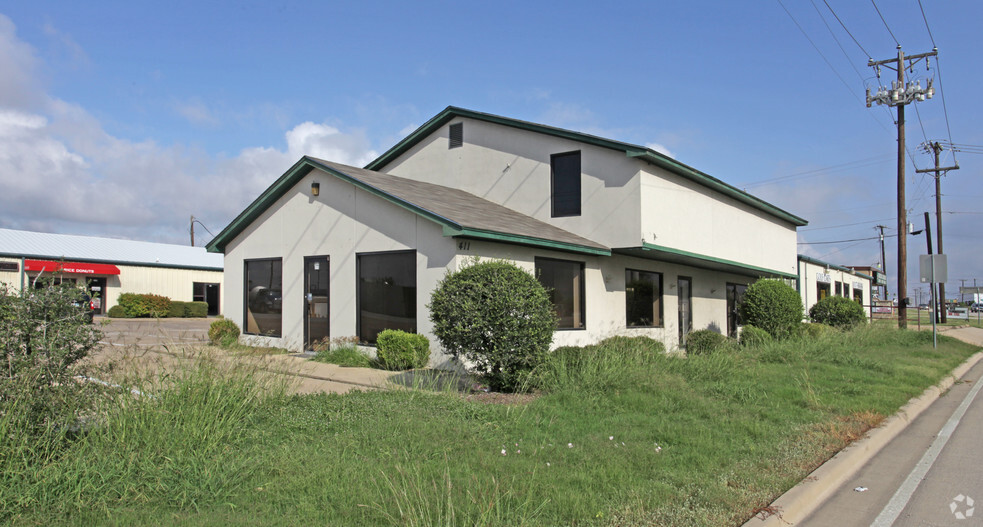 102 Keller Hicks Rd, Keller, TX for lease - Primary Photo - Image 1 of 6