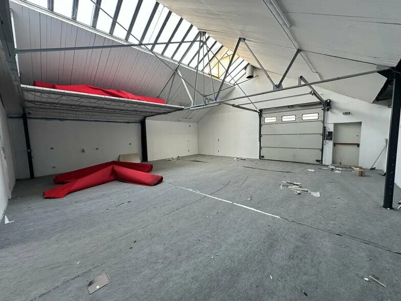 Flex in Strasbourg for lease - Interior Photo - Image 3 of 6