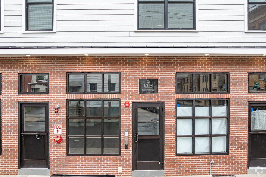 120 Elm St, Newark, NJ à louer - Photo du bâtiment - Image 2 de 14