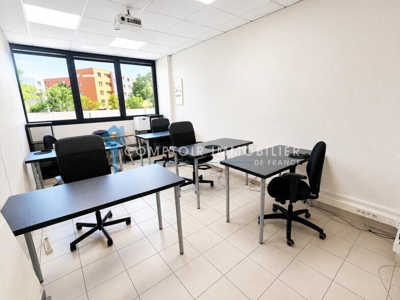 Flex in Montpellier for sale - Interior Photo - Image 1 of 2