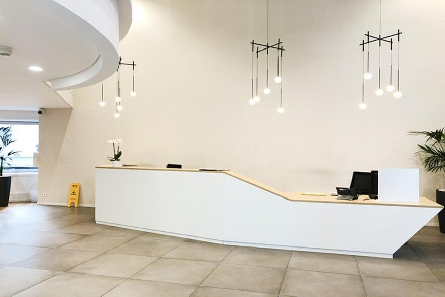 4 Place Des Vosges, Courbevoie à louer - Hall d’entrée - Image 2 de 14