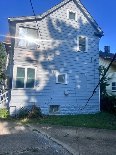 3590 E 108th St, Cleveland, OH à vendre - Photo du bâtiment - Image 3 de 26