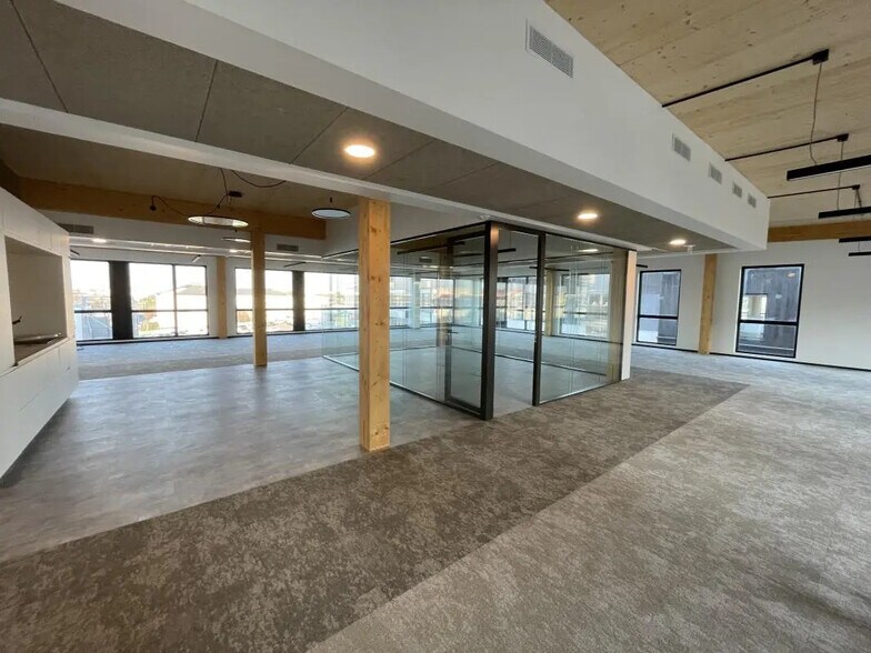 97 Rue Martha Desrumaux, Nanterre for lease - Building Photo - Image 3 of 25